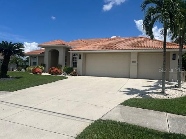 Property Photo: 1512 Suzi Street FL 33950