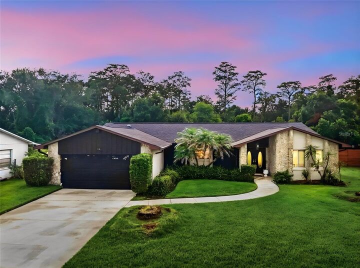 Property Photo: 14 Madeira Avenue FL 32825