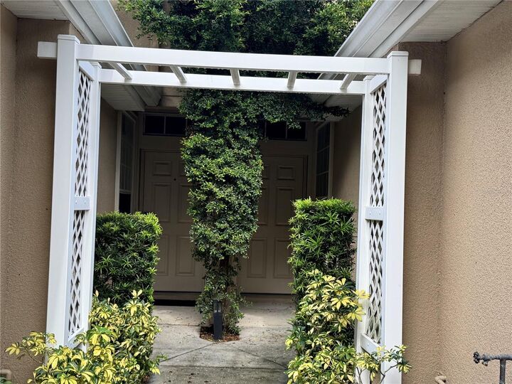 Property Photo:  4107 Key Thatch Drive  FL 33610 