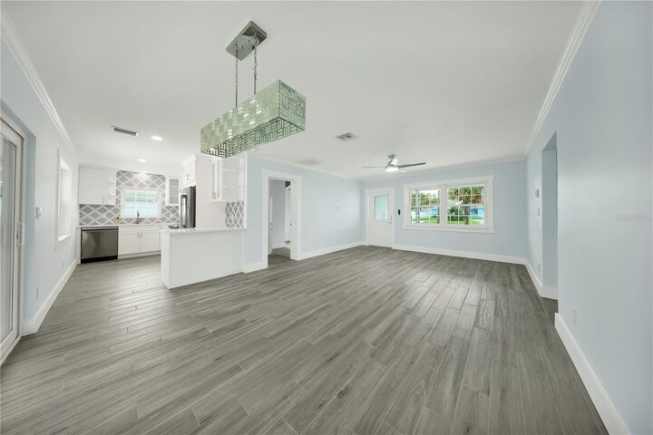 Property Photo: 59 Kipling Plaza FL 33767