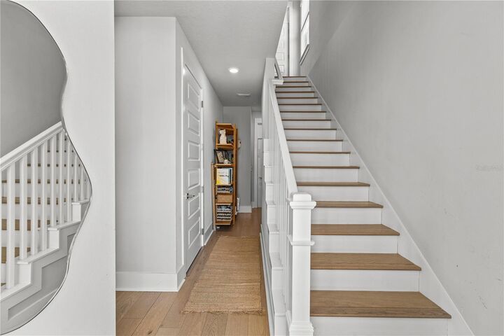 Property Photo:  501 Lafayette Court  FL 34236 
