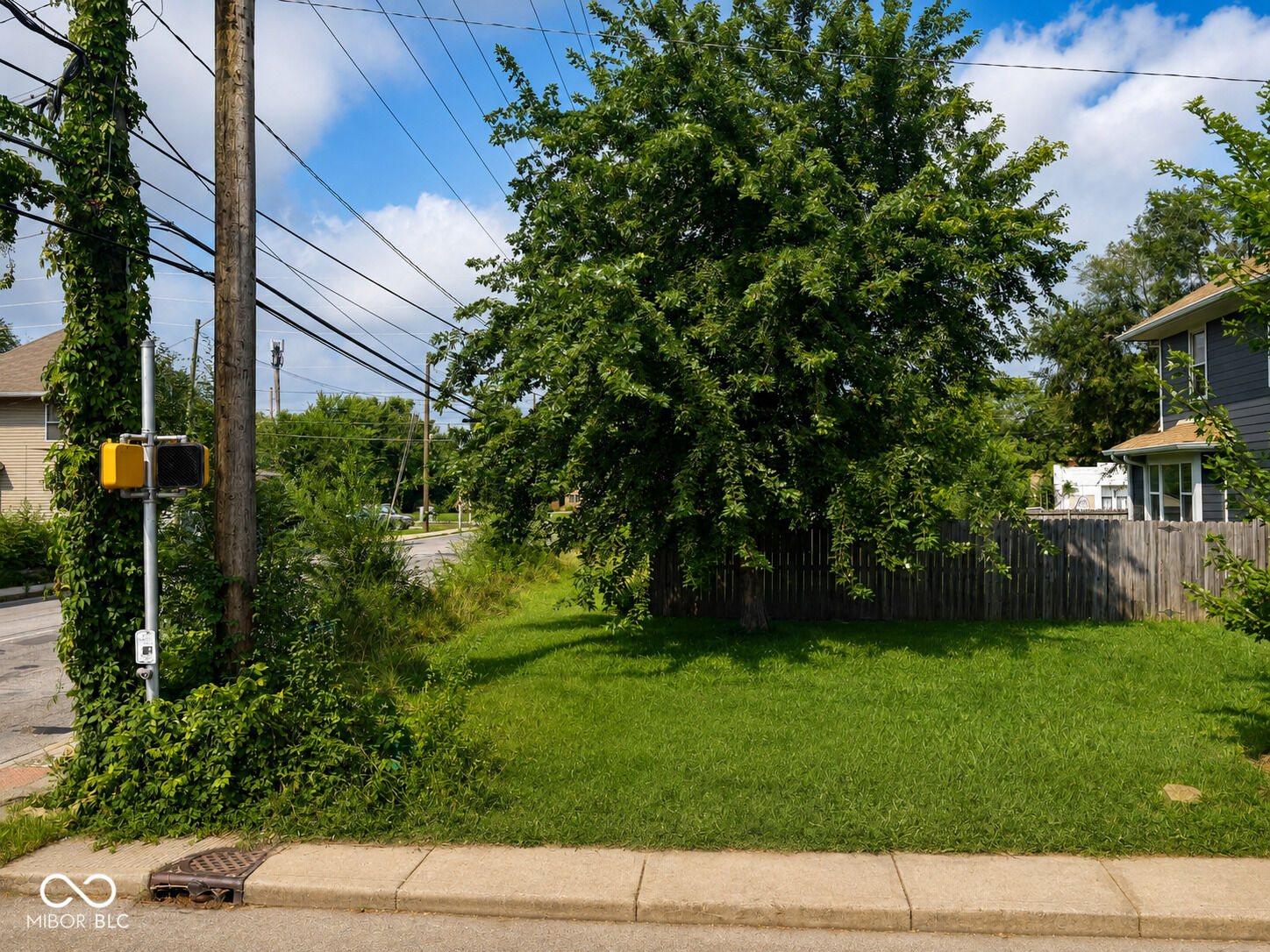 Property Photo: 520 E 30th Street IN 46205