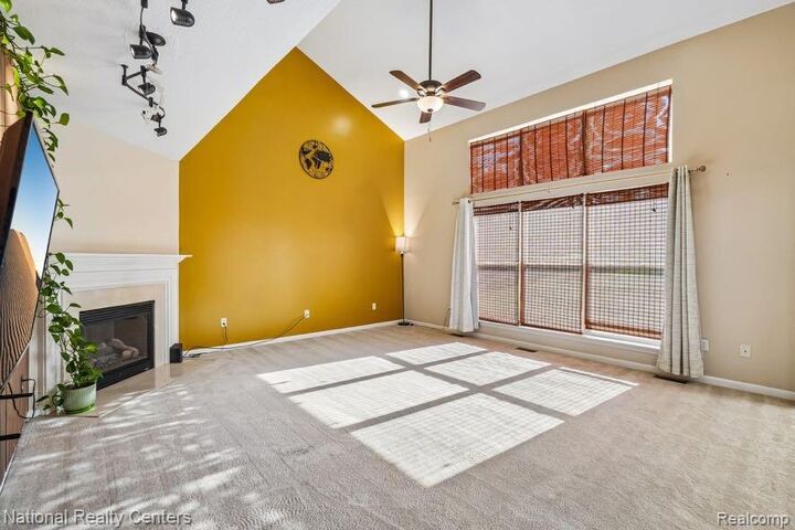 Property Photo:  16304 Mulberry Way  MI 48168 6836 