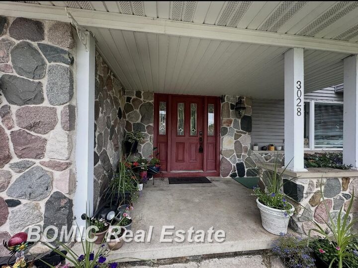 Property Photo:  3028 Melrose Drive  MI 48706 