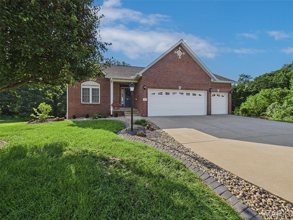 Property Photo:  5215 Willis Avenue  IL 62035 