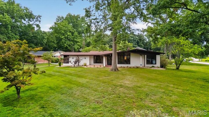 Property Photo:  401 Andover Lane  MO 63011 