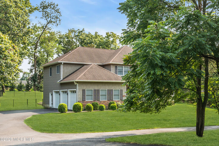Property Photo:  1607 Twin Lakes Drive  NJ 08736 