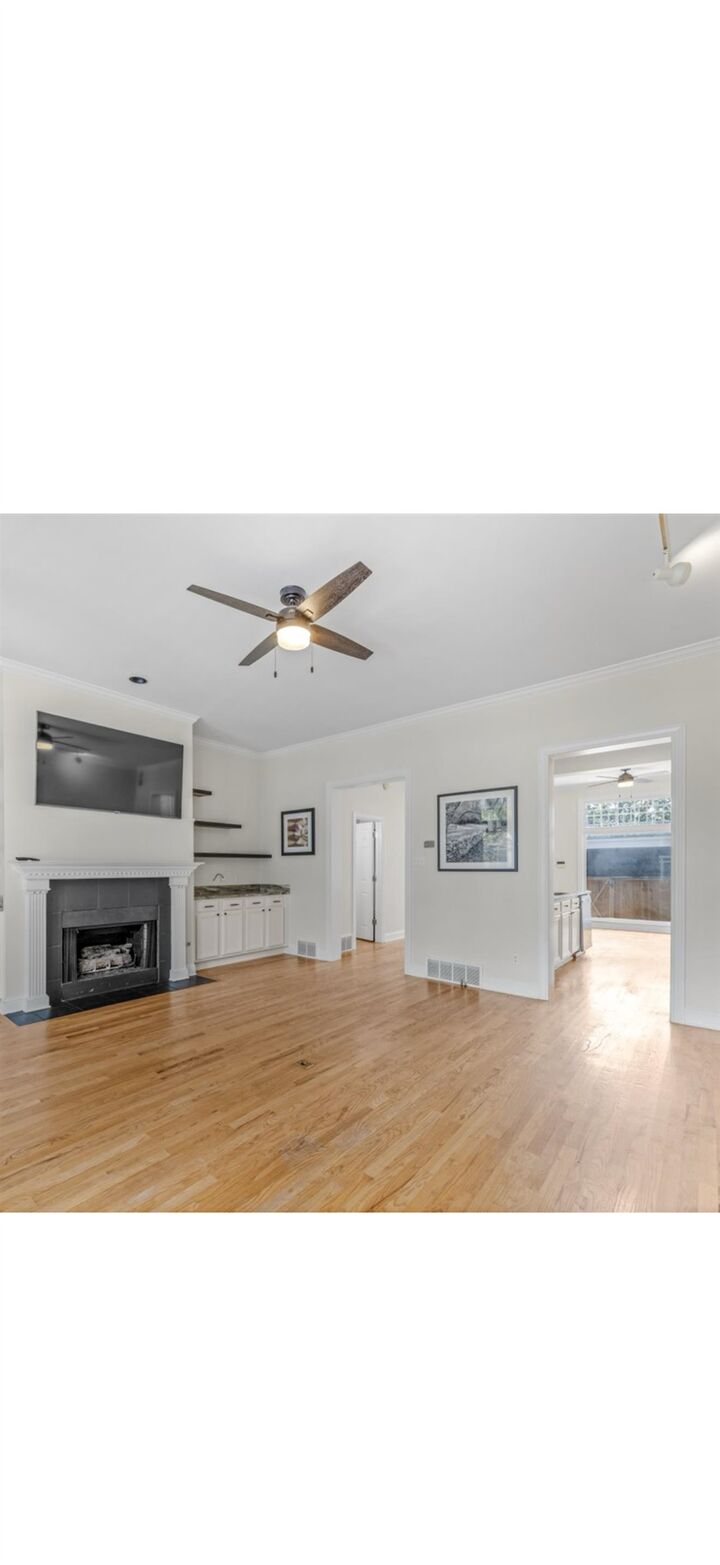 Property Photo: 921 Harbor View Dr TN 38103