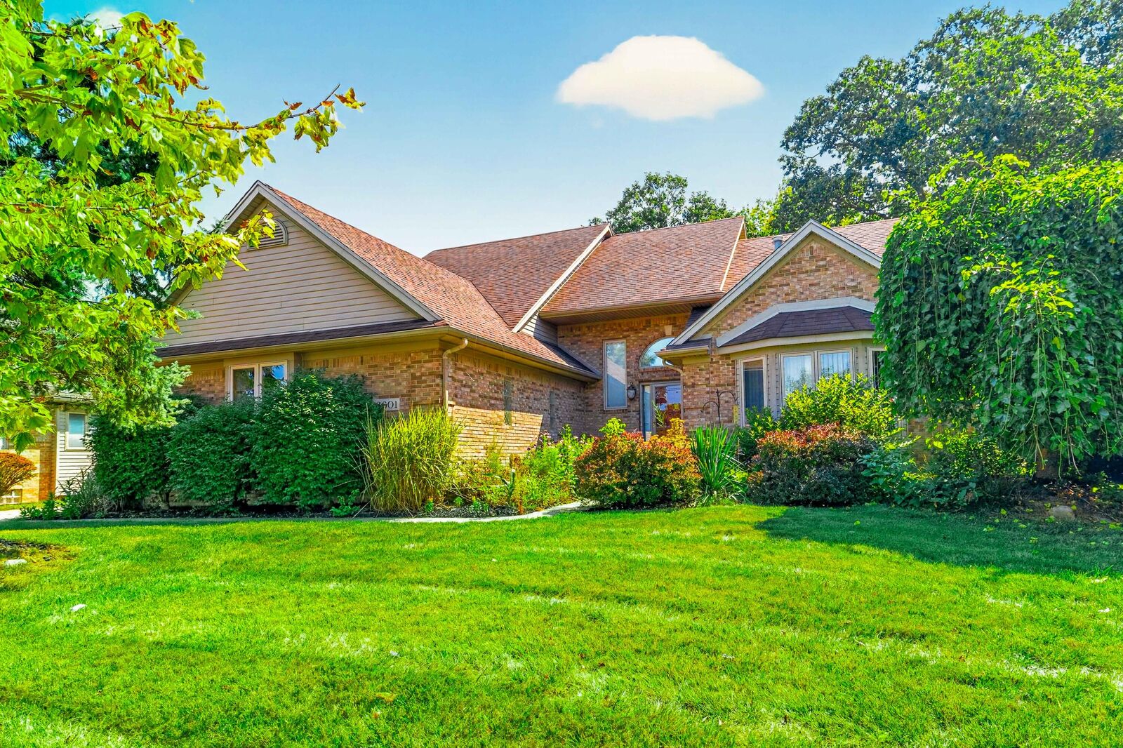 Property Photo: 13601 Chestnut Lane MI 48180