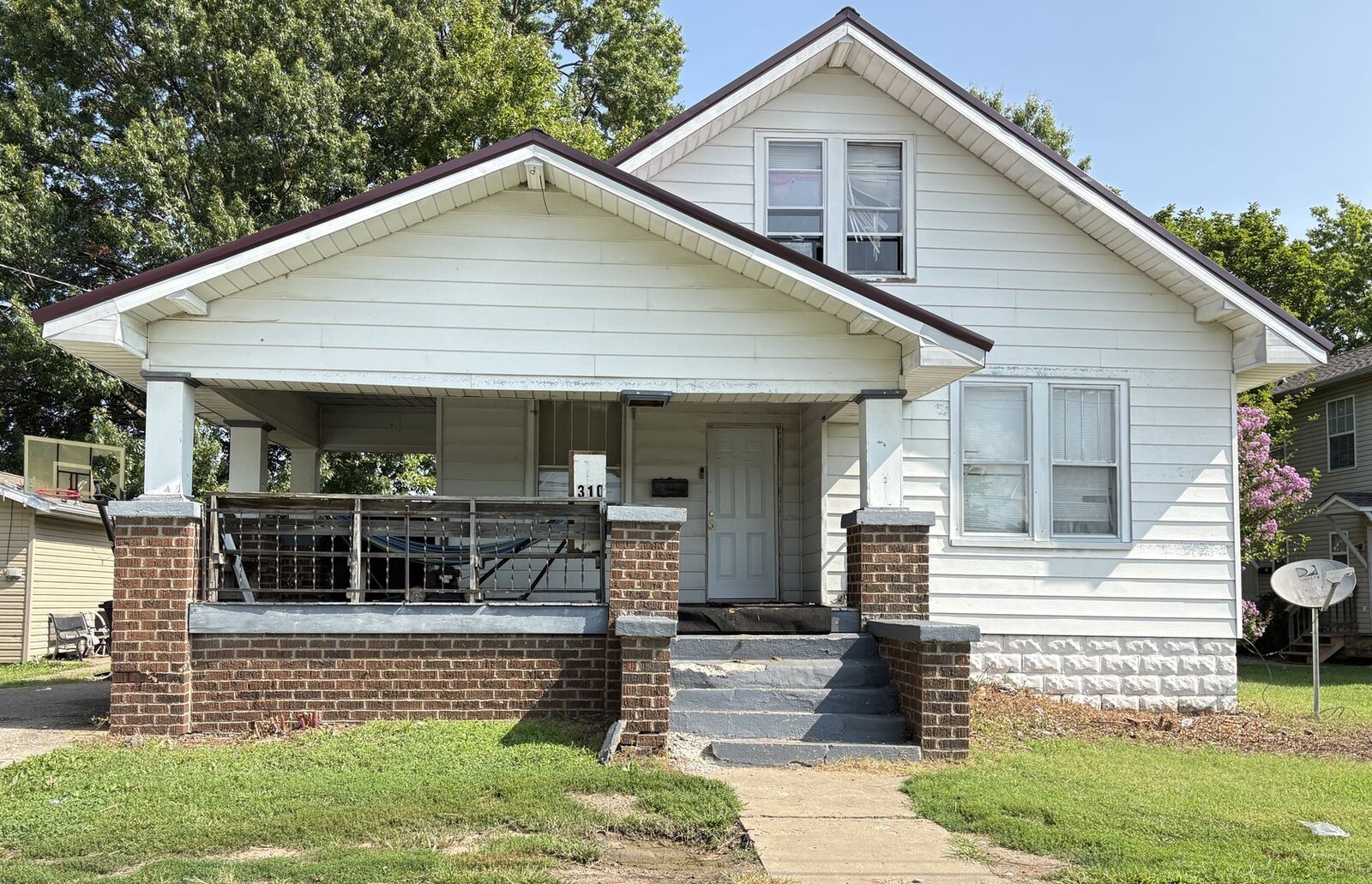 Property Photo: 310 E Hester Street IL 62901