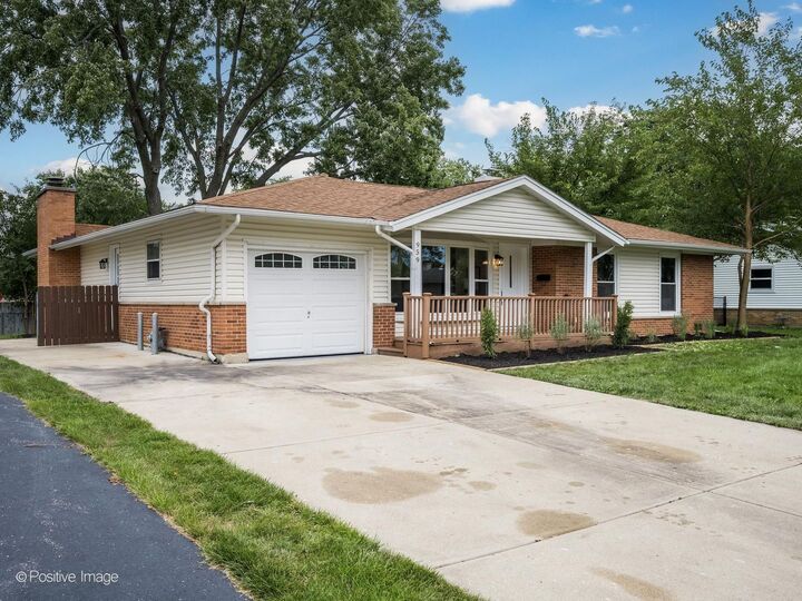 Property Photo:  959 Ridge Avenue  IL 60007 