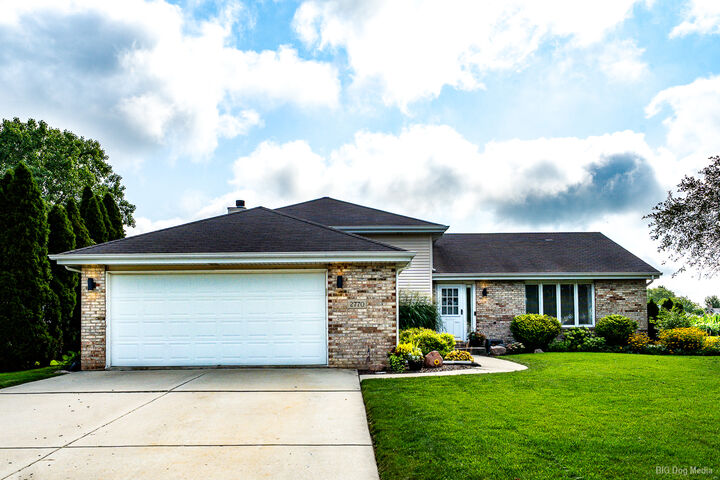 Property Photo: 2770 Kingsway Avenue IL 60451
