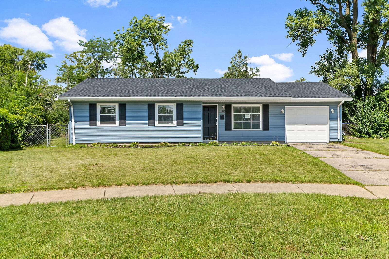 Property Photo:  1946 Wooster Court  IL 60411 