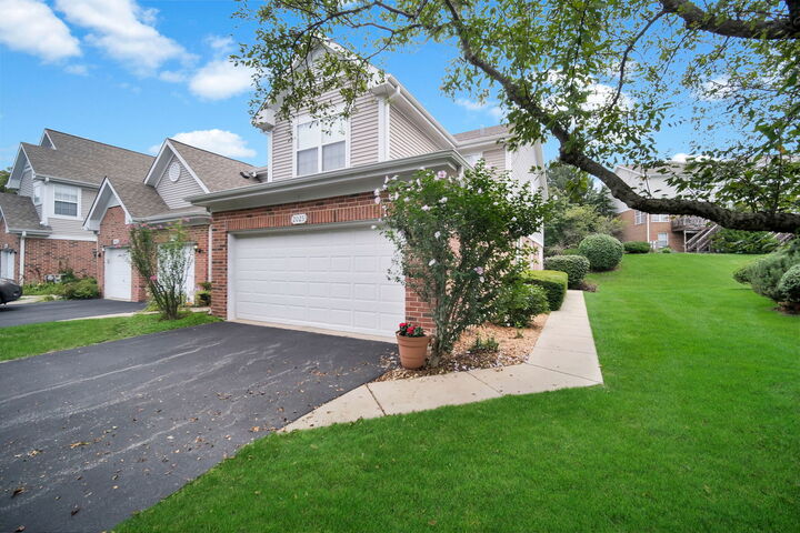 Property Photo:  2025 S Lincoln Avenue  IL 60148 