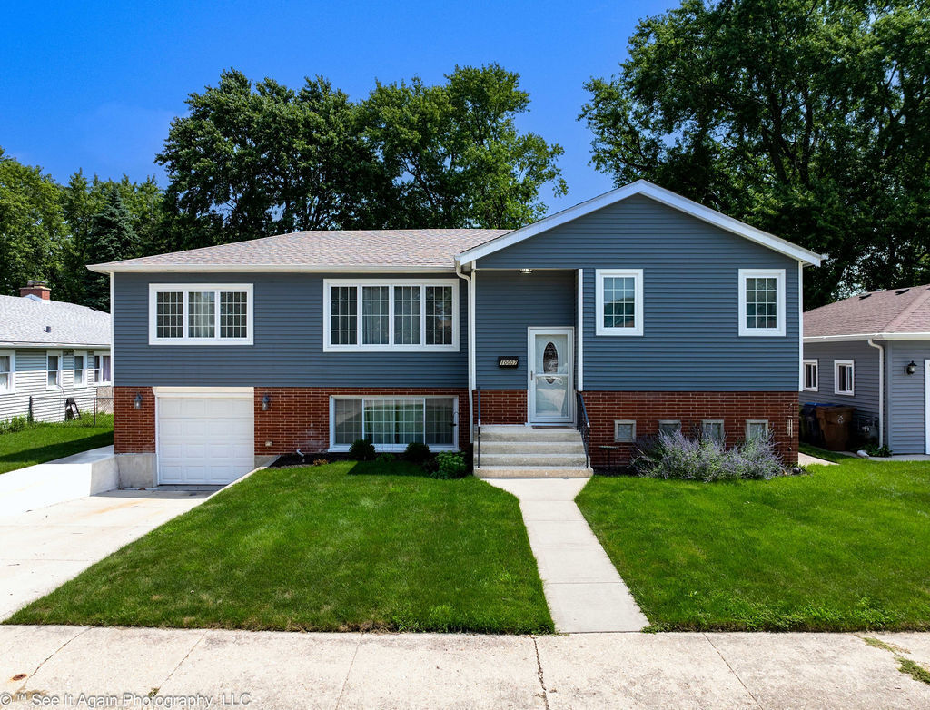 Property Photo:  10007 S Kolin Avenue  IL 60453 