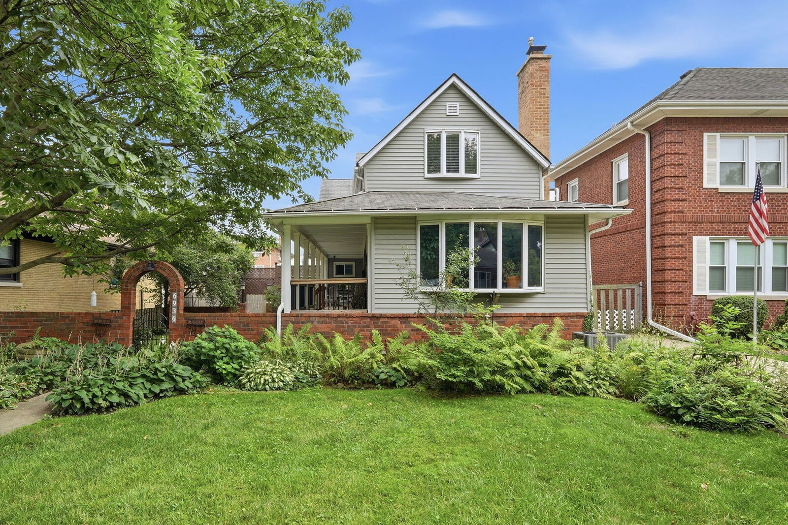 Property Photo:  6936 N Owen Avenue  IL 60631 