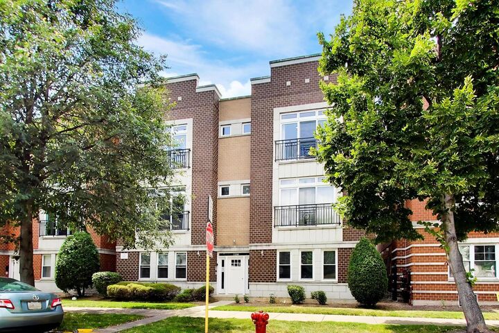 Property Photo: 2200 N Natchez Avenue 3N IL 60707