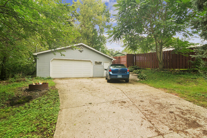 Property Photo:  5506 E Lake Shore Drive  IL 60097 