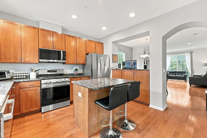 Property Photo:  1208 Harding Avenue  IL 60016 