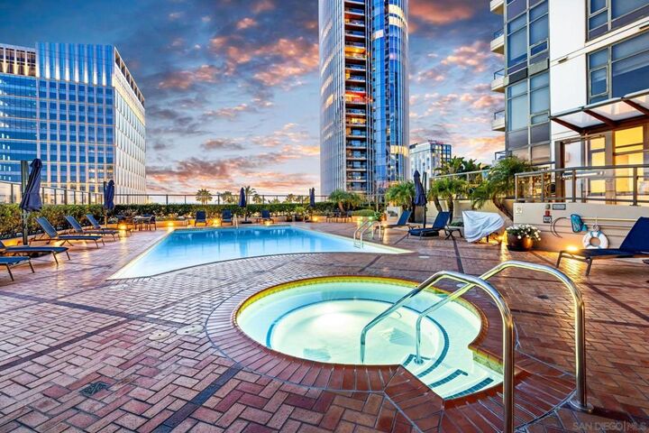Property Photo:  700 W E St 1502  CA 92101 