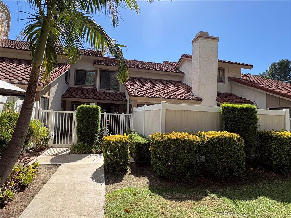 Property Photo:  1320 Albariza 6  CA 91765 