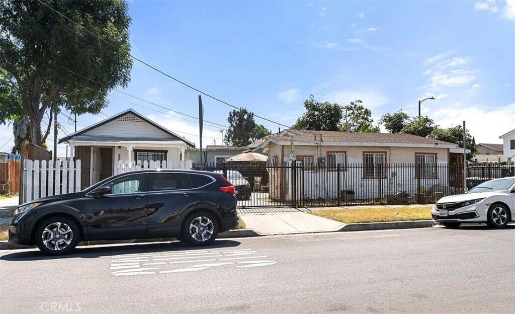 Property Photo:  1161 6624 W 67 Street  CA 90044 