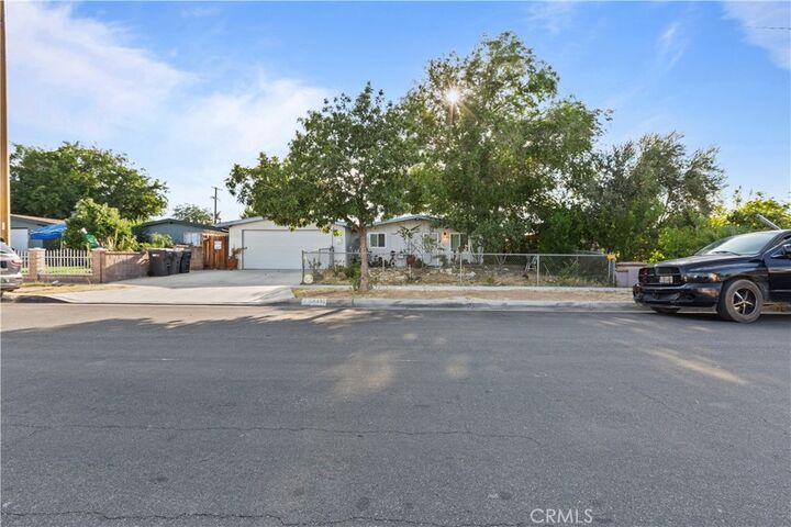 Property Photo: 38457 Glenbush CA 93550