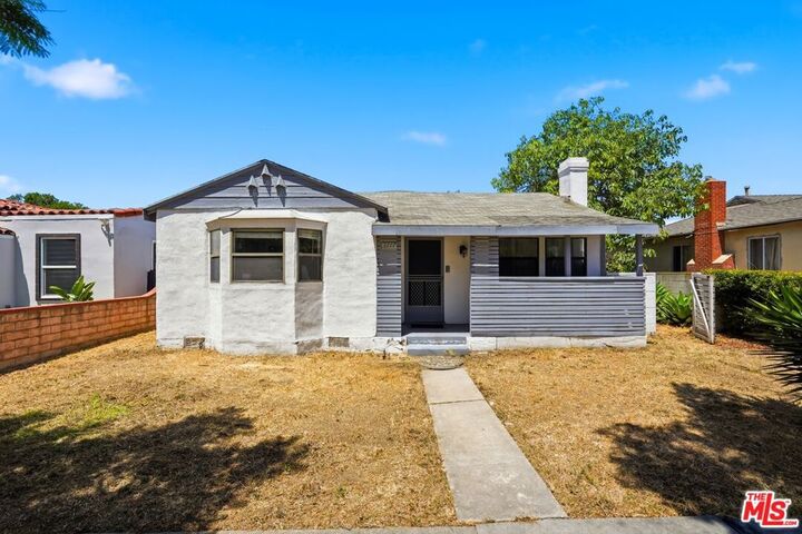 Property Photo:  3117 Virginia Avenue  CA 90404 