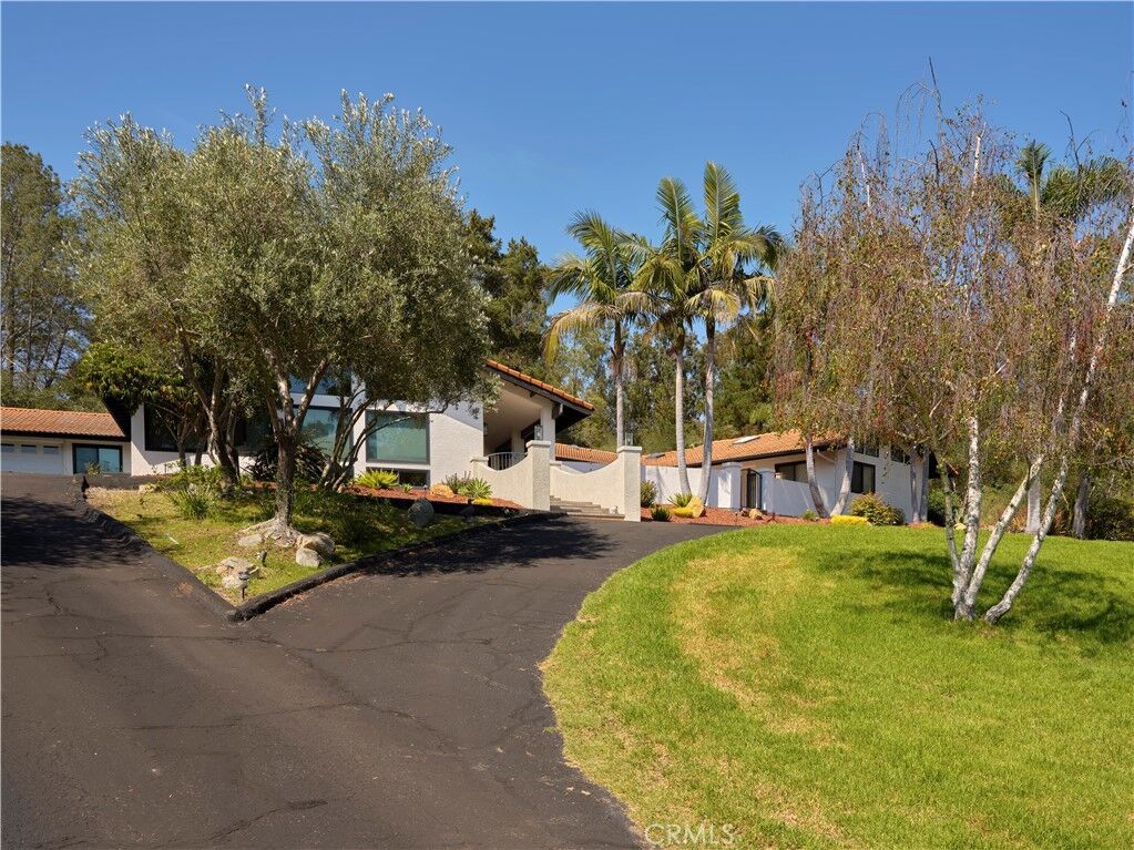 Property Photo:  875 Golden Hawk  CA 93420 