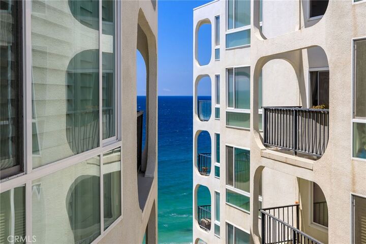 Property Photo: 565 Esplanade 411 CA 90277
