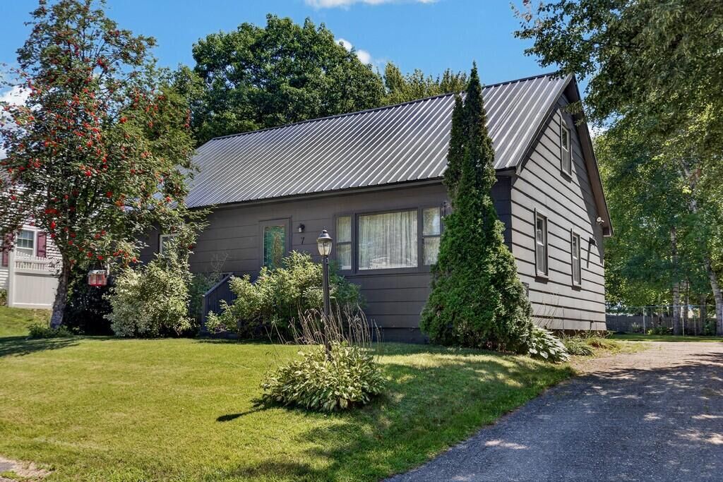 Property Photo:  7 New York Street  ME 04462 