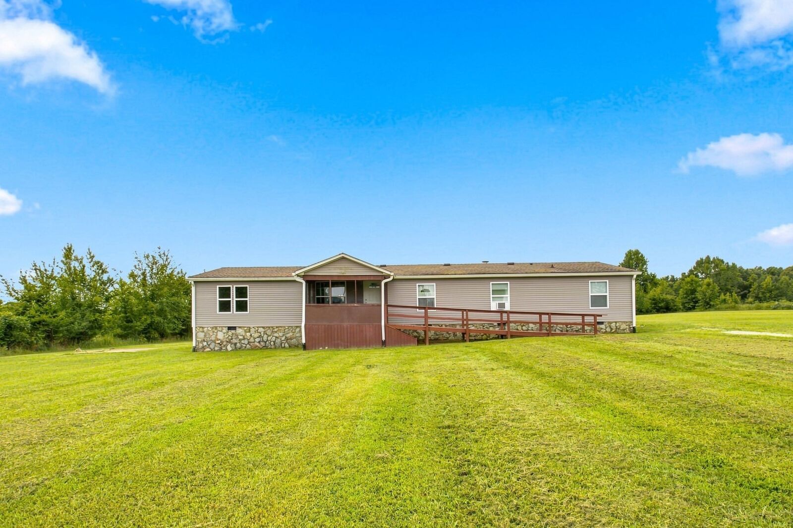 Property Photo:  477 Dady Rd  TN 37101 
