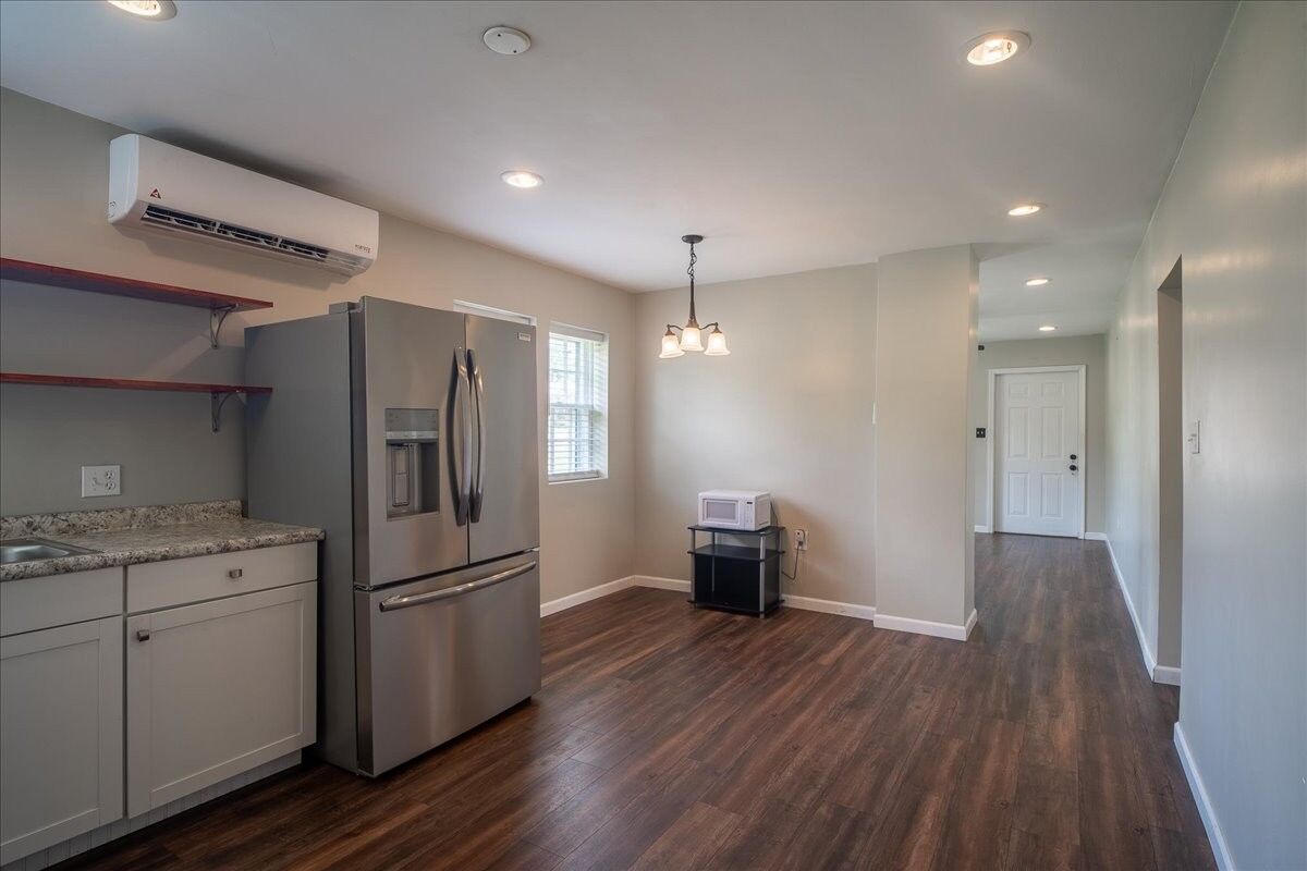 Property Photo:  204 S Spurr St  AL 35630 