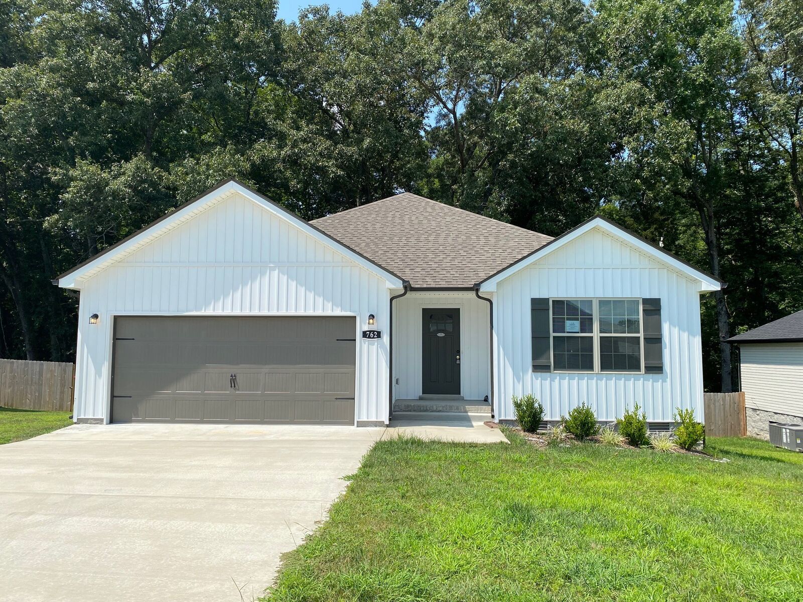 Property Photo:  762 Gleason Dr  TN 37042 