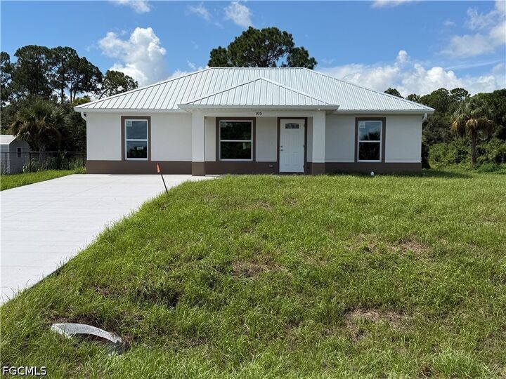 Property Photo:  105 Concord Loop  FL 33935 