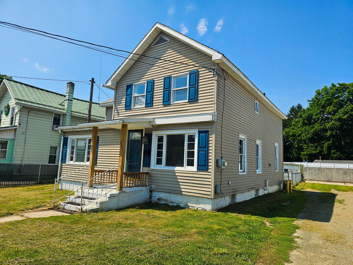 Property Photo: 427 N Keystone Ave PA 18840