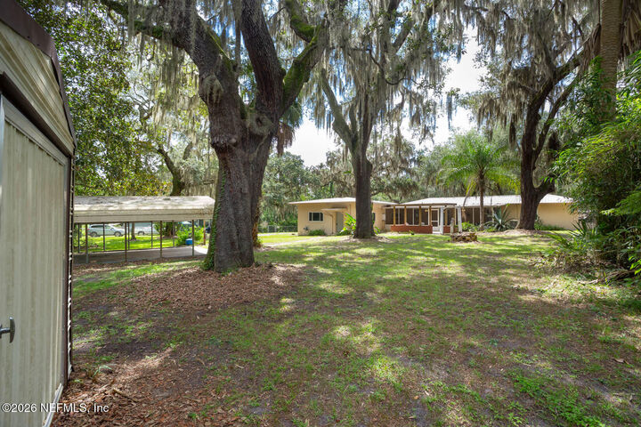 Property Photo: 1202 Kirby Street FL 32177