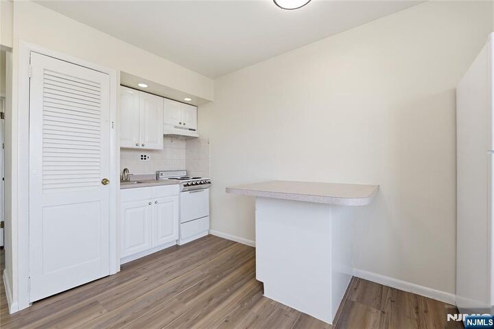 Property Photo:  601 Fairview Avenue A2  NJ 07022 