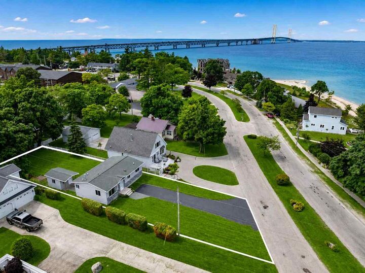 Property Photo: 407 N Huron MI 49701
