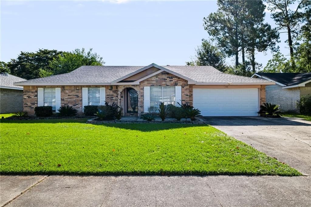 Property Photo: 106 Yorkshire Drive LA 70458
