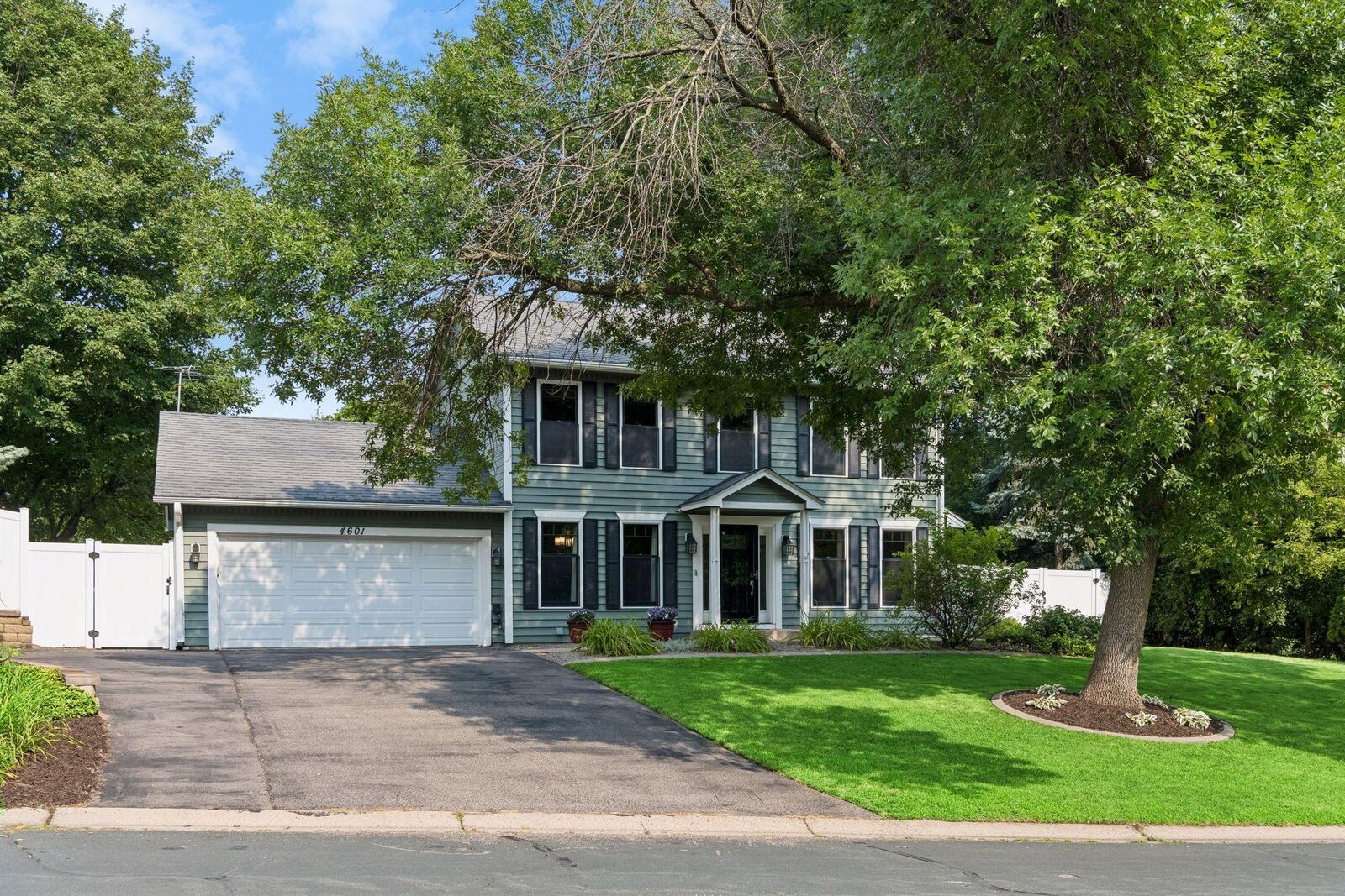 Property Photo:  4601 Fairway Hills Drive  MN 55123 