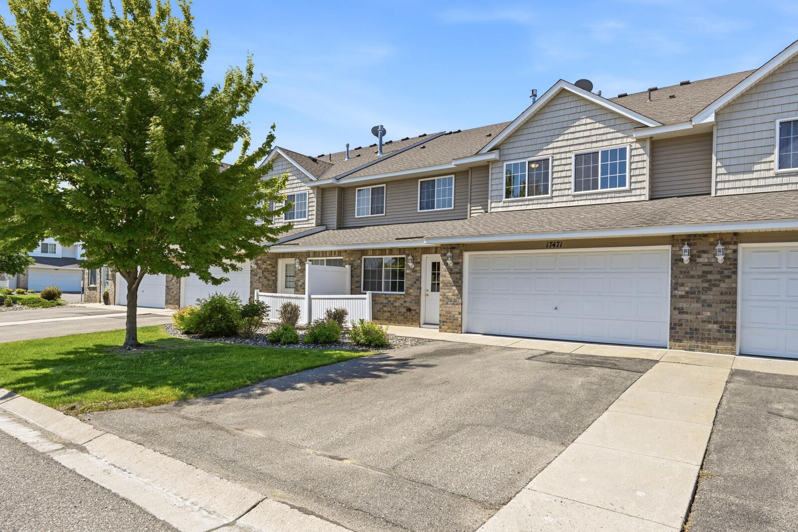 Property Photo: 17471 Gettysburg Way MN 55044