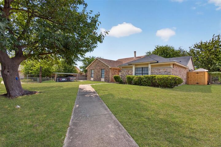 Property Photo: 303 Liberty Place TX 75052