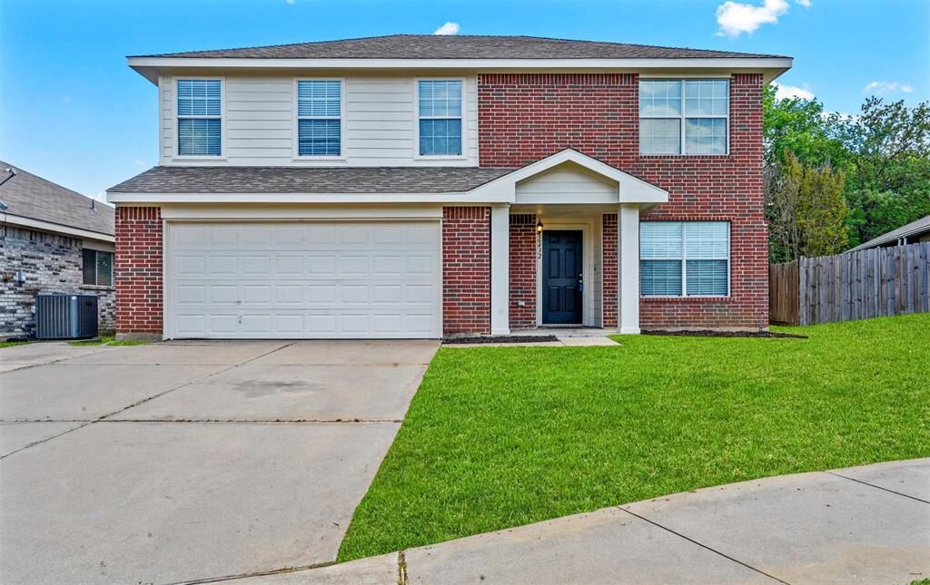 Property Photo: 6432 Paradise Valley Road TX 76112