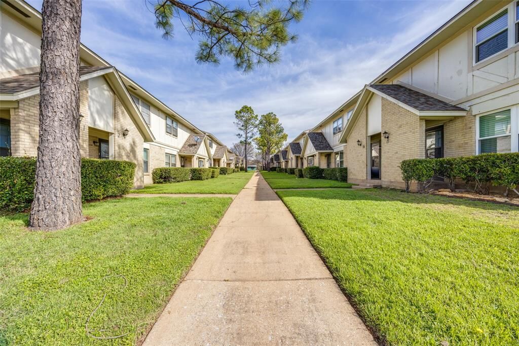 Property Photo:  1905 W Morton Street 16  TX 75020 