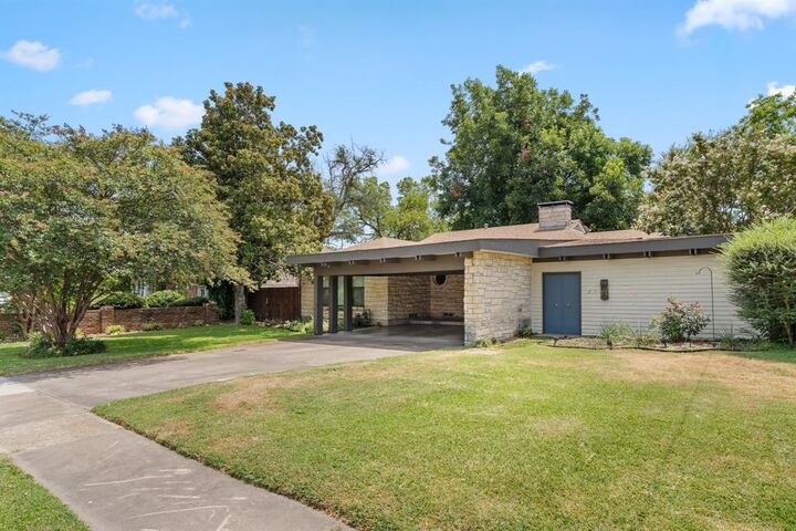 Property Photo: 2115 Park Street TX 75401