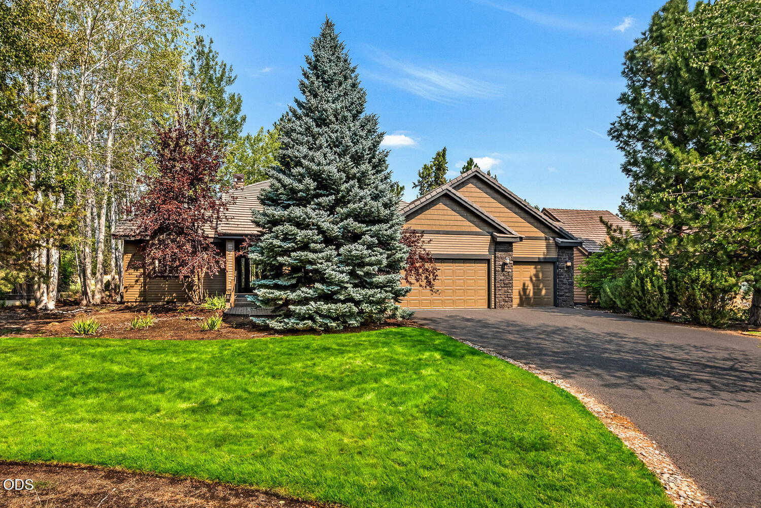 Property Photo:  61524 Tam McArthur Loop  OR 97702 