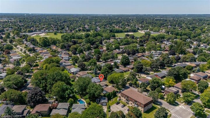 Property Photo: 9 Winding Way ON N3R 3S1