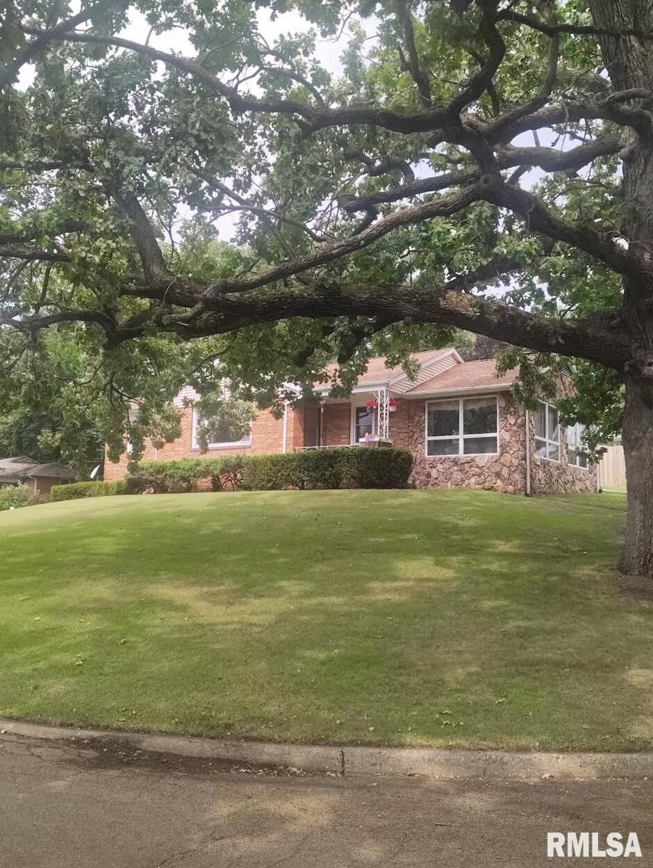 Property Photo: 205 N Sycamore Terrace IL 61520
