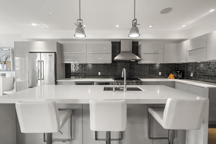 Property Photo: 407 W 1st 302 MA 02127